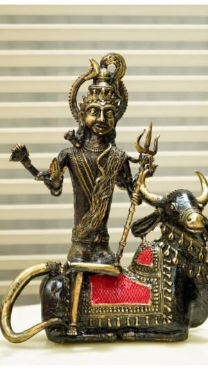 Sitz Nandi mit Lord Shiv Statue