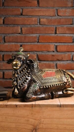 Nandi-Farb-Dhokra-Kunst