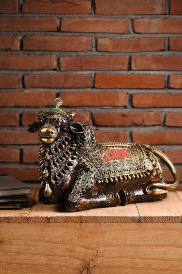 Nandi-Farb-Dhokra-Kunst