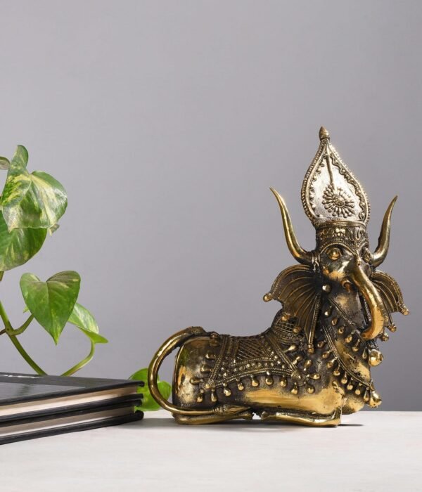 Shiv Nandi im Ganesh-Kopf