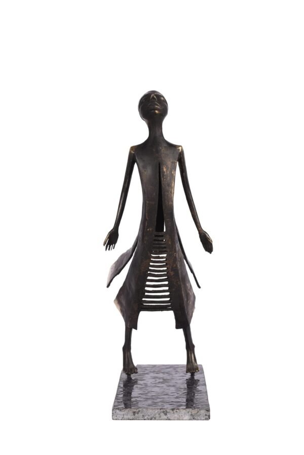 Stammesstatue einer Dame in moderner Form