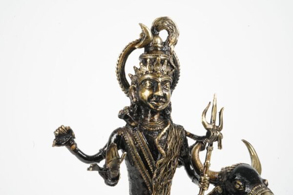 Sitz Nandi mit Lord Shiv Statue