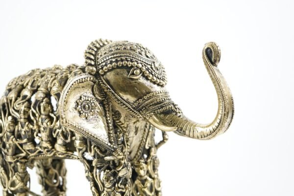 Stammesfigur Elefant mit Sockel