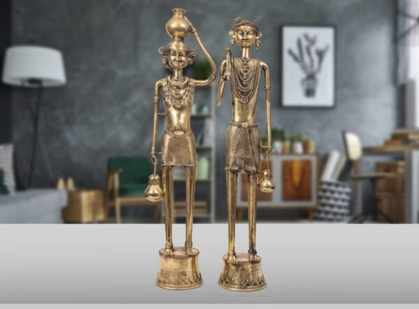 MADIA MADIN STAMMESSTATUE