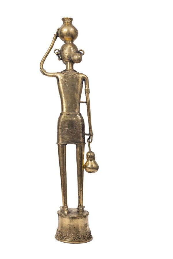 MADIA MADIN STAMMESSTATUE