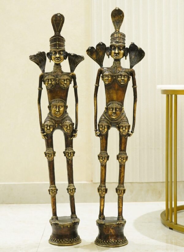 Dhokra Dreifachgesichtsstatue
