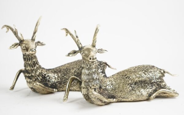 Dhokra Art Sitzendes Rentier