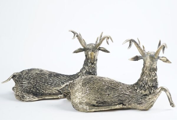 Dhokra Art Sitzendes Rentier
