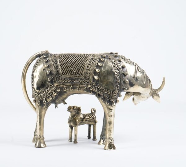 Dhokra-Kuh- und Kalbsstatue