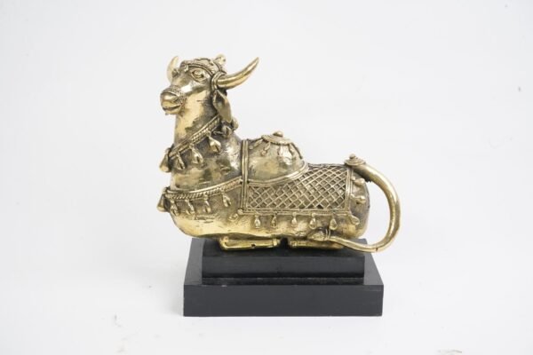 Dhokra Art Nandi mit Sockel