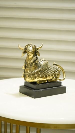 Dhokra Art Nandi mit Sockel