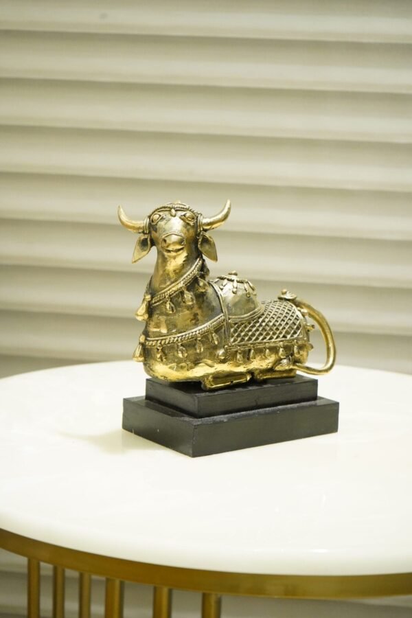 Dhokra Art Nandi mit Sockel