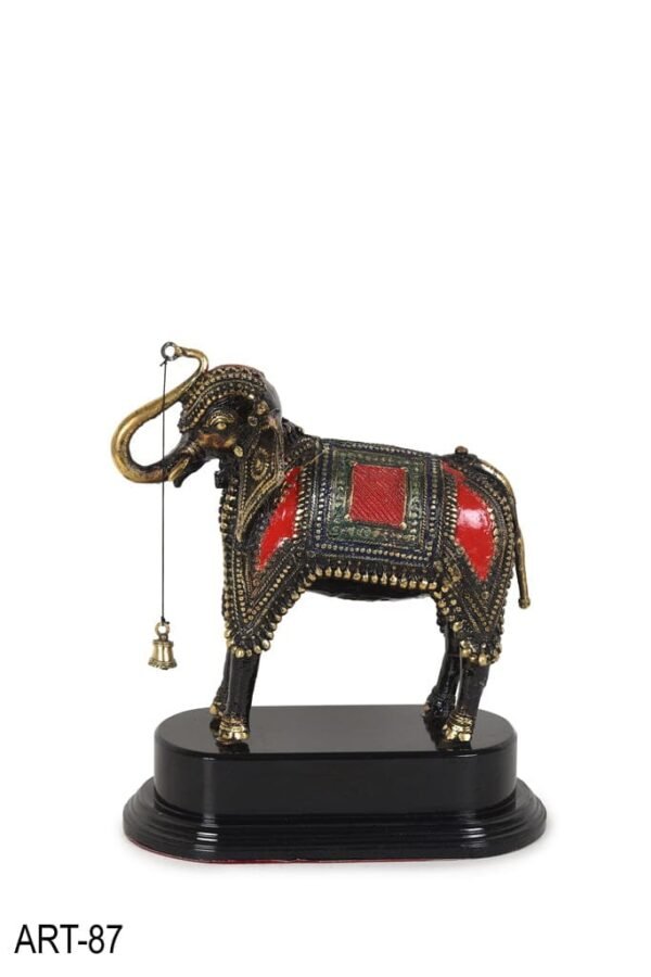 Elefant mit Sockel