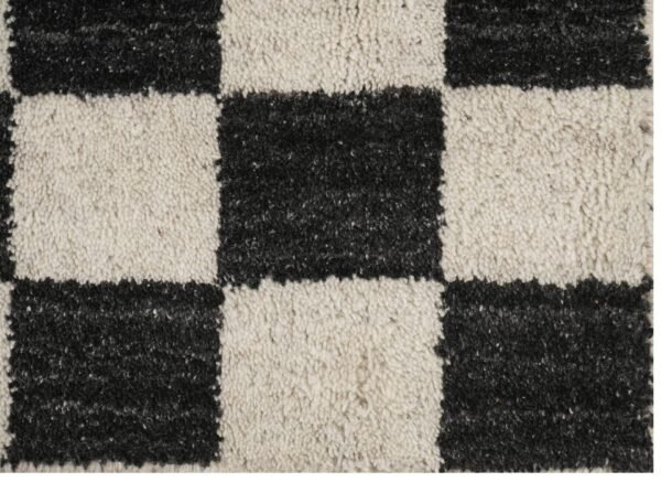 Arvind Checkered Elegance handgewebte Wollteppiche und Vorleger