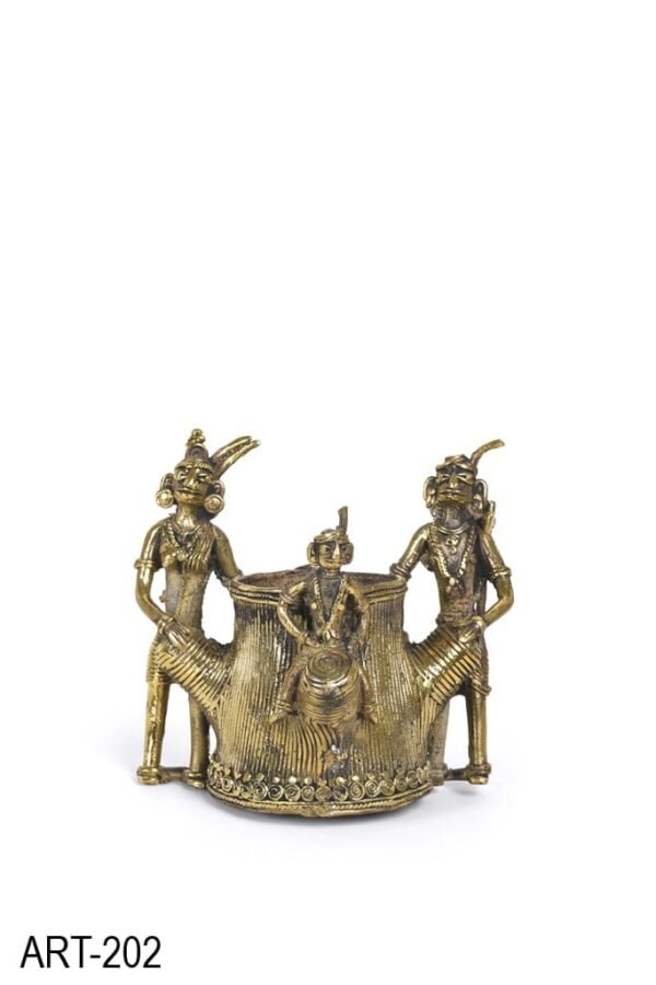 Three Figure Penstand