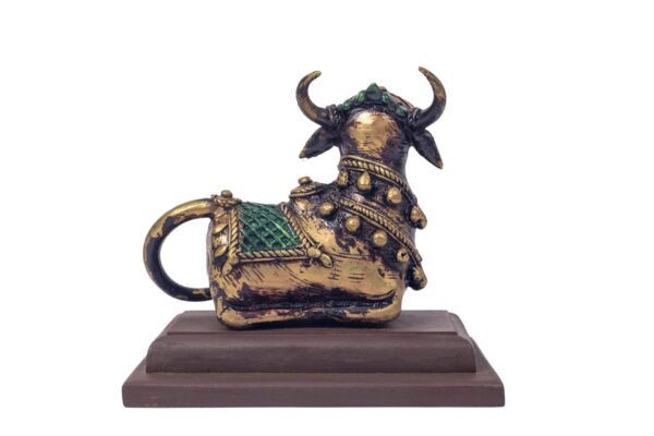 Nandi With Base Statue