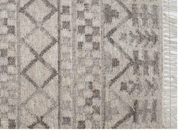 Hand Woven Woolen Rug