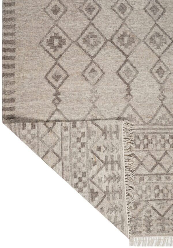 Hand Woven Woolen Rug