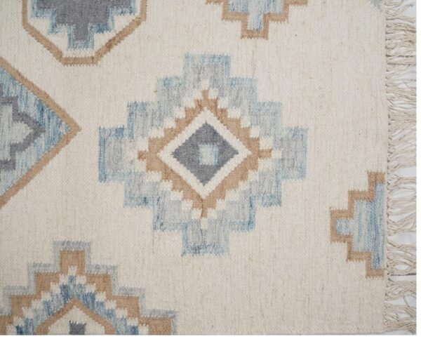 Hand Woven Woolen Rug