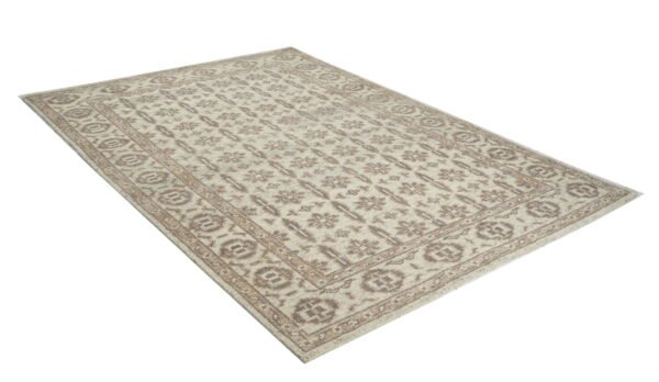 Hand Knotted Woolen Carpets