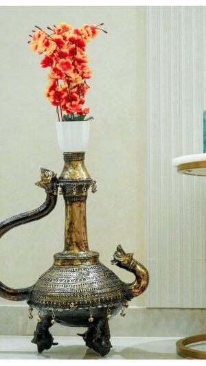 Flower Vase in Snake theme