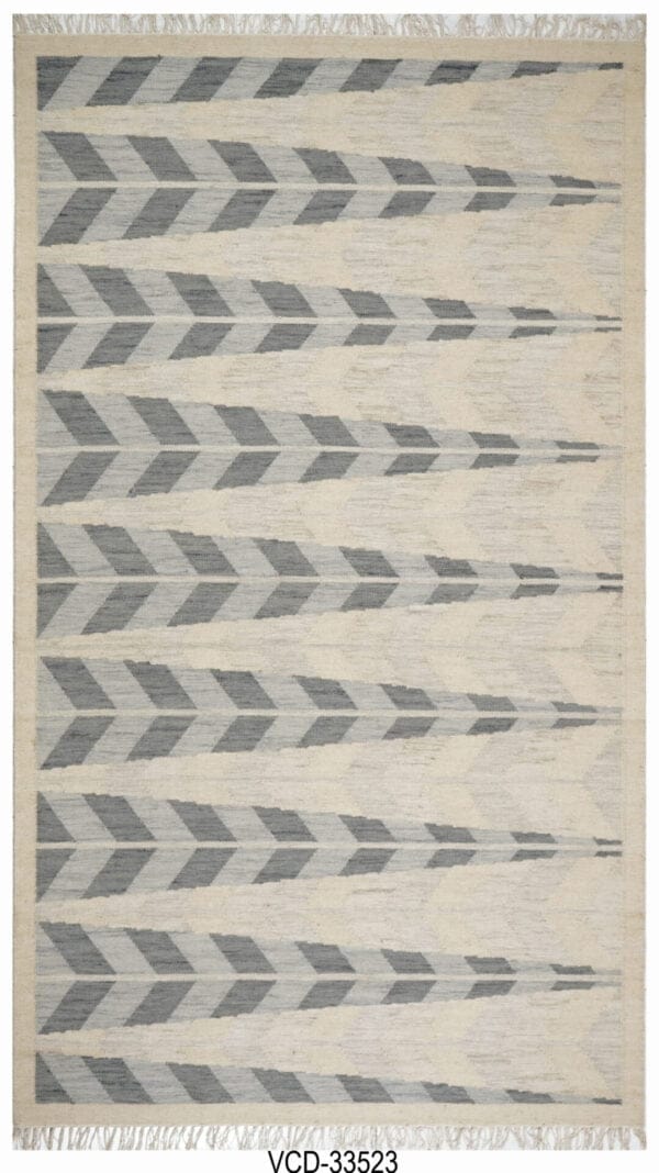 Aakaar Hand Woven Woolen Rug